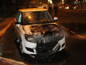 Diyarbakır`da Seyir Halindeki Bir Araç Yandı