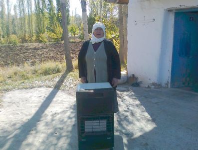 Evindeki Sobayı Depremzedelere Gönderdi