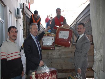 Gemlikliler Depremzedeler İçin Topladıkları Yardımları Van’a Gönderdi