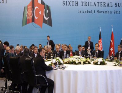 Gül: Üçlü Zirvede Verimli Görüşmeler Yapıldı