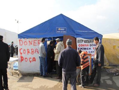 HÜSEYIN KESKIN - Kurbanlık Satış Alanında İnternet Kafe ve Kuaför Hizmeti