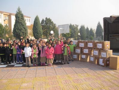 Safvetli Öğrenciler, Depremzede Çocuklarla Bayramlıklarını Paylaştı