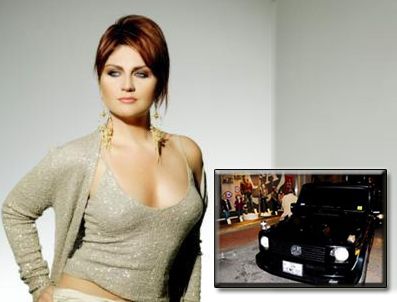 Sibel Can zırhlı aracıyla dolaşıyor