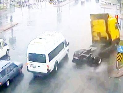 Trafik Kurallarına Uymayanlar Kazalara Neden Oluyor