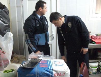 Tuzla`da Sağlıksız Gıdaya Geçit Yok