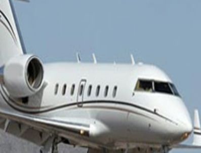 Varşova Havalimanına indi