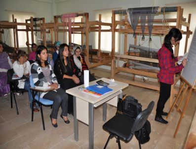 Umut Kadın Atölyesi`nde Genç Kızlar Meslek Öğreniyor