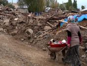 Van'da 6 köyde evler tamamen yıkıldı