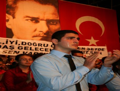 TEVFIK EMRE - Atatürk Zonguldak`ta Gözyaşları İle Anıldı