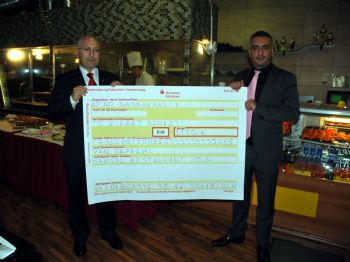 METIN DAĞ - Bir Günlük Hasılatını Depremzedelere Bağışladı