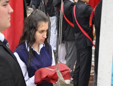 Fatsa`da Yağmur Altında 10 Kasım Töreni