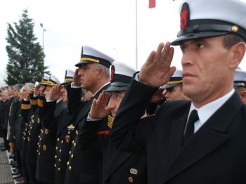 DENIZ KıDEMLI - Gemi Sirenleri Eşliğinde Atatürk Anıldı