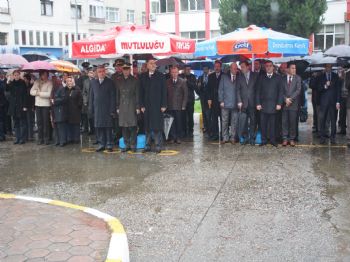 SELAHATTİN KARAAHMETOĞLU - Görele’de Yağmur Altında Atatürk`ü Anma Töreni