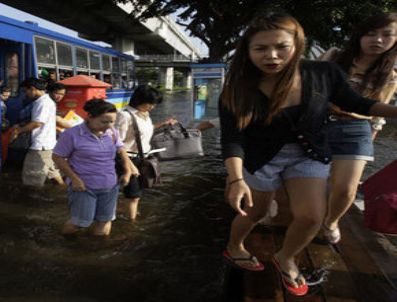 LAOS - Güneydoğu Asya'yı sel aldı!