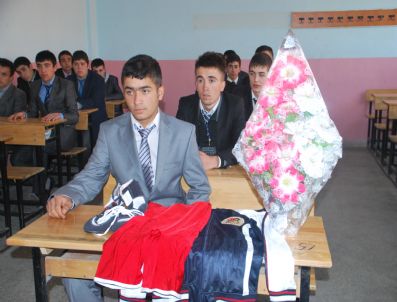 ALI DURSUN - Kazada Ölen Güreşçi Kardeşlerin Okulunda Yas