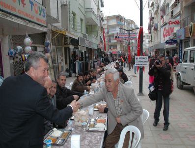 TAHIR ŞAHIN - Menemenliler Atatürk`ü En Sevdiği Yemeklerle Andı