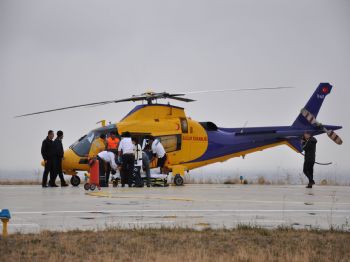 Yaralı Depremzede Hava Ambülansla Erzurum`a Taşındı