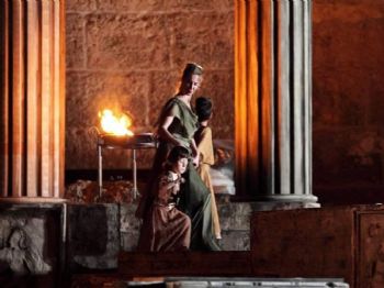 MEDEA - Yunan Efsanesi `medea` Opera Sahnesinde