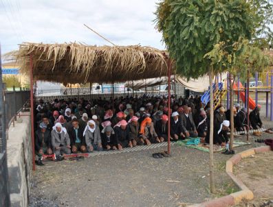 ADİLE NAŞİT - İdil`de Sivil Cuma Namazı Kılındı