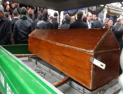 NURETTIN YıLMAZ - Van`da 5,6`lık Depremde Hayatını Kaybeden 7 Bitlisli İşçi Toprağa Verildi