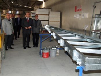 Bartın Valiliği`nden Van`a Prefabrik Okul