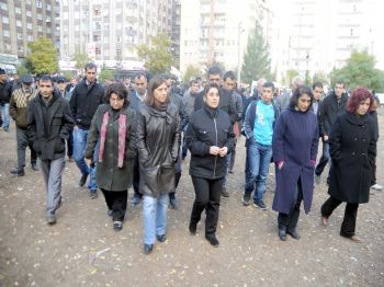 AYLA AKAT ATA - Diyarbakır’da Örgüt Yandaşları, Kepenk Kapatmayan Bir Markete Saldırdı