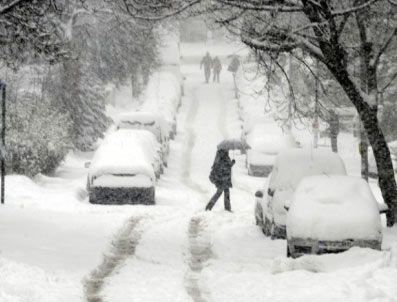 SOĞUKPıNAR - Doğu Anadolu`da Kar Yağışı Hayatı Olumsuz Etkiliyor       Erzurum (a.a)