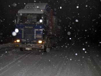 Zigana Dağı`nda Ulaşım Güçlükle Sağlanıyor