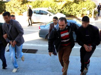 Adana`daki Cinayete 2 Tutuklama