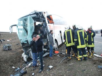 Çorlu`da Trafik Kazası: 5 Ölü, 14 Yaralı