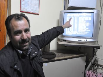 Depremzeler, Deprem Uzmanlarının Açıklamarını Dikkatle Takip Ediyor