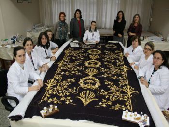 MURAT HÜDAVENDIGAR - Murat Hüdavendigar Türbesi`nin Sanduka Örtüsü Yenileniyor