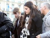 Selena Gomez Paris'i salladı