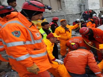 Siirt Belediye Afet Ekibi Deprem Bölgesinden Döndü