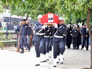 HÜRREM SULTAN - Van Depreminde Ölen Emekli Emniyet Müdürü Toprağa Verildi
