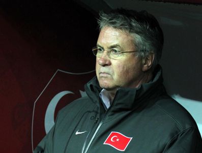 MAHMUT ÖZGENER - Hiddink'in sözleşmesinde tazminat yok
