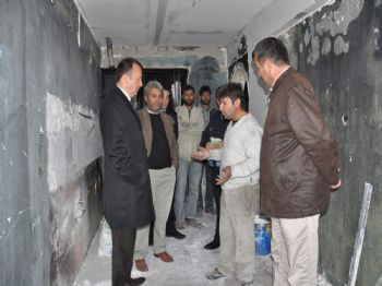 ŞÜKRÜ KARABALıK - Başkan Karabalık, Evi Yanan Aileyi Ziyaret Etti