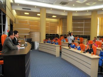 Başkan Tütüncü Öğrencilere Belediyeyi Anlattı