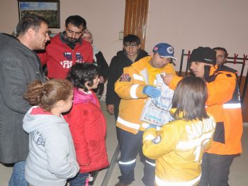 Depremzedeler, Şanlıurfa`da da donmaktan kurtarıldı