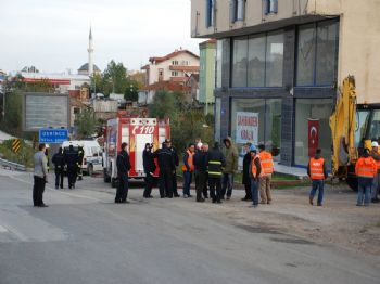 YUNUS PEHLIVAN - Körfez Belediye Başkanı: Kaçak Kazı Olduğunu Düşünüyoruz