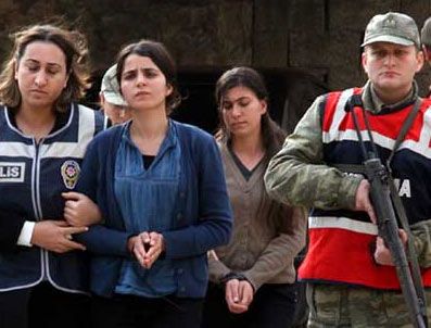 PKK'lı 3 kadın sınırdan girerken yakalandı