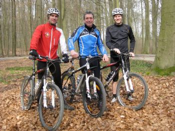 RASMUSSEN - Rasmussen Bisikletten Düşüp Kolunu Kırdı