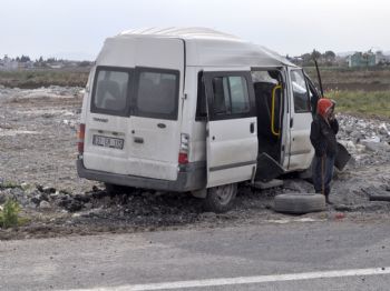 NARLıCA - Servis Minibüsü Devrildi: 7 Yaralı