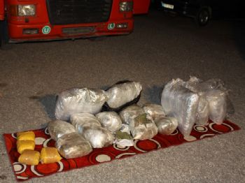 Van'a yardım taşıyan tır'a uyuşturucu yüklenmiş