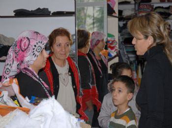 Van ve Erciş’ten 11 Aileden 53 Kişi Alanya’da Otele Yerleştirildi