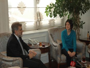 Bakan Yıldız Depremde Enkaz Altında Kalan Japon Miyuki Konnai`yi Kabul Etti