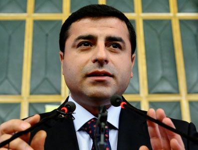 SEBAHAT TUNCEL - BDP'li Demirtaş Başbakan Erdoğan'a yüklendi