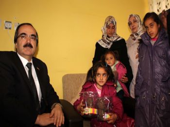 Cumhurbaşkanından çorap isteyen çocuk ailesini ev sahibi yaptı