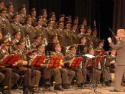 Kızılordu Vanlı depremzedeler için çaldı