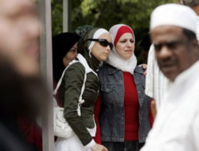 Müslümanlara saldırılar arttı